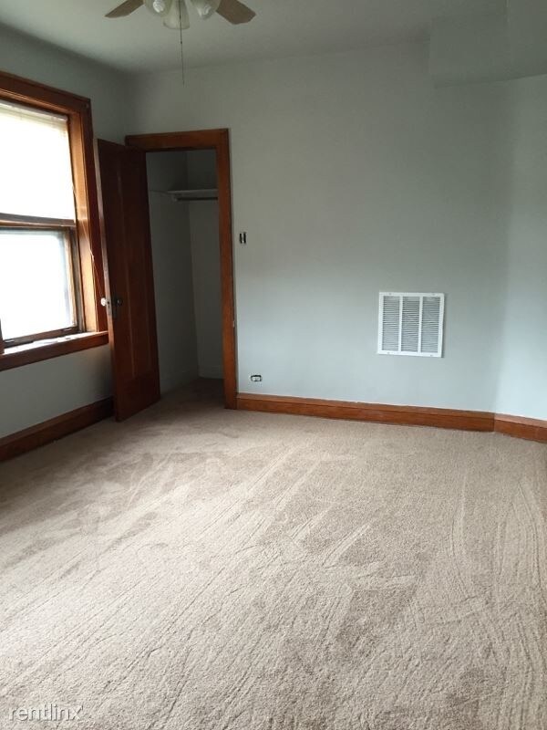 Foto del edificio - 2637 N Sayre Ave