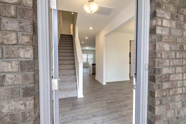 Building Photo - 4 Bedroom Home Piedmont School District - AVAILABLE FEBRUARY 2026