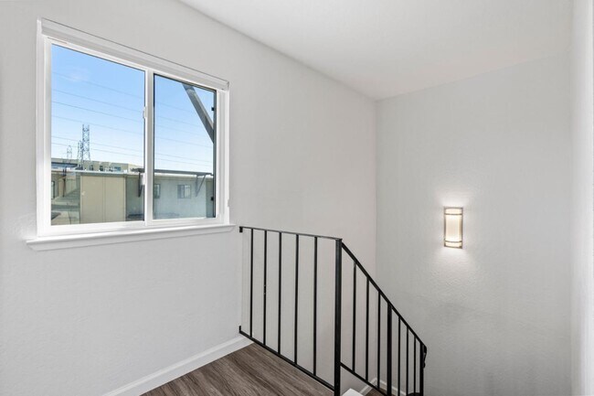 Foto del edificio - 6213 Admiralty Ln