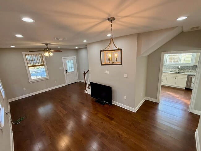 Foto del edificio - 1426 Elysian Fields Ave