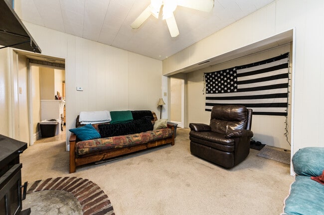 Building Photo - AVAILABLE MAY  - Excellent Mt Washington L...