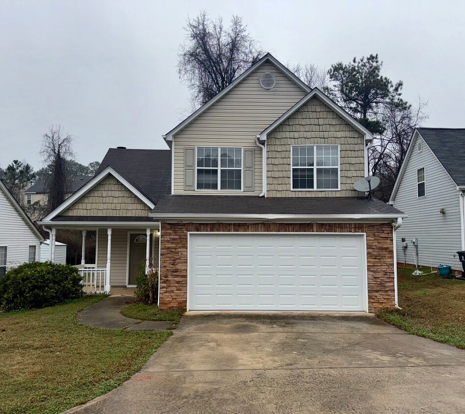 Foto principal - Open, Updated 3 Bed/2.5 Bath Home in Jones...