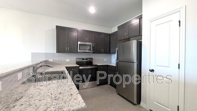 Foto del edificio - 209 Juniper Dr
