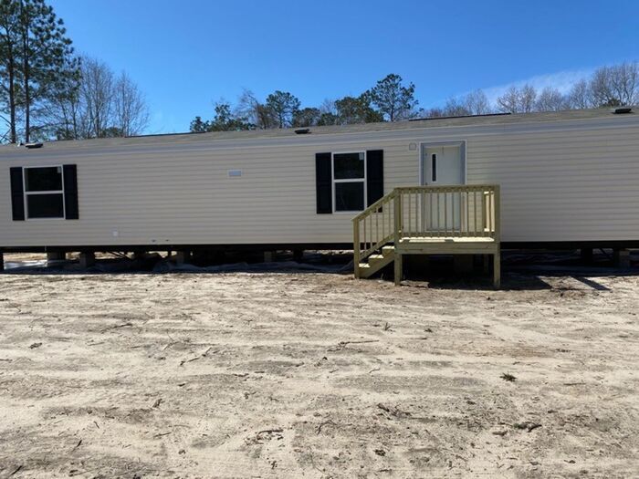 Foto principal - New 3 Bedroom 2 Bath Mobile Home!