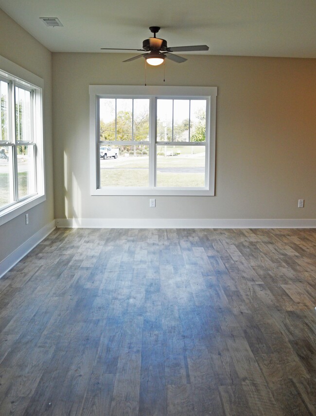 Building Photo - 511 Coles Ferry Pike