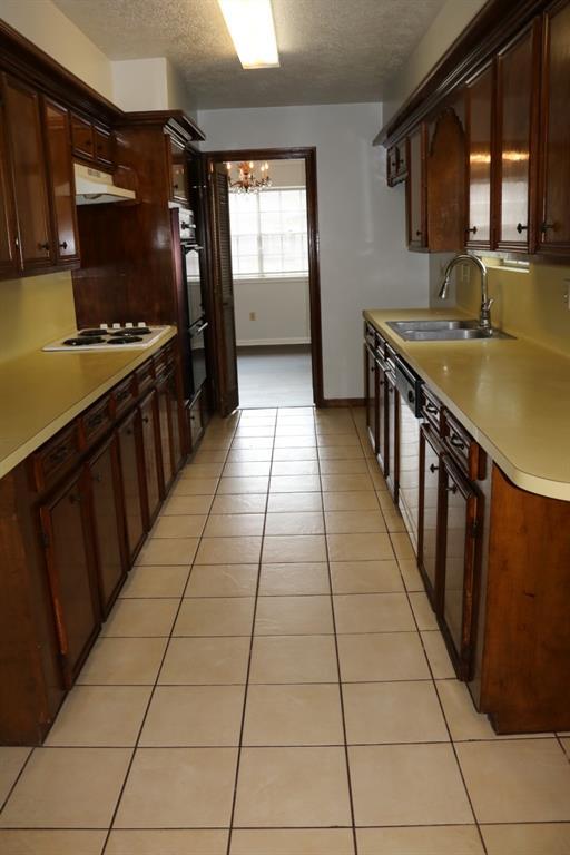 Building Photo - 12030 Sugar Springs Dr