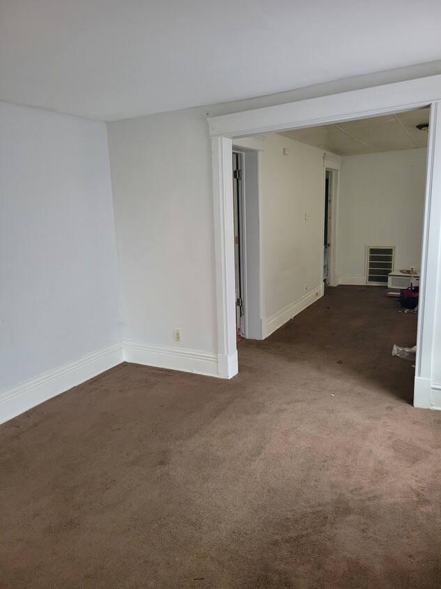 Living Room/Dining Area - 209 Richards St