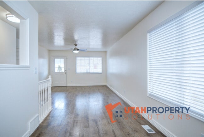 Building Photo - 7708 N Wyatt Earp Ave