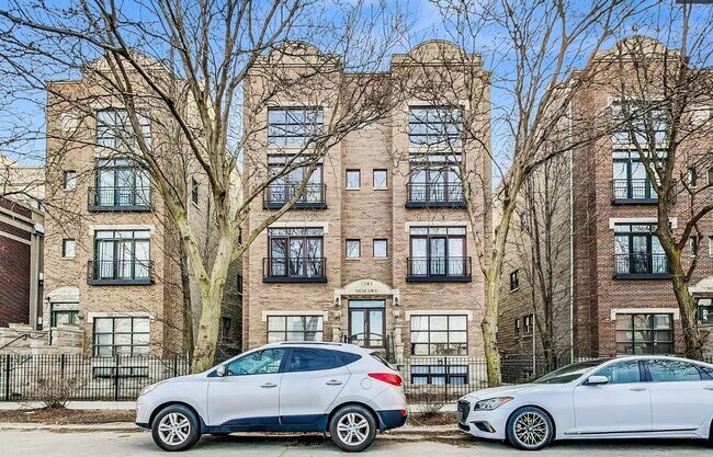 Foto del edificio - 1343 N Mohawk St