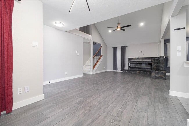 Building Photo - 4035 Almond Lake Dr