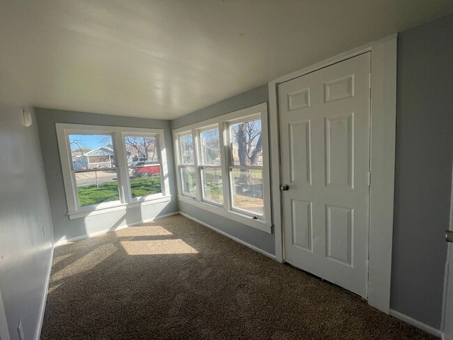 Building Photo - Super Cute Two Bedroom One Bath Home