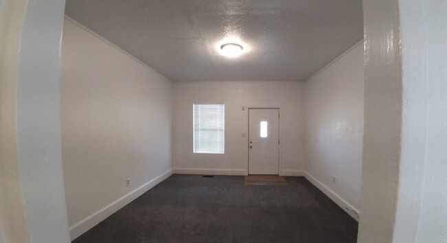 Foto del edificio - 1823 W Morris St