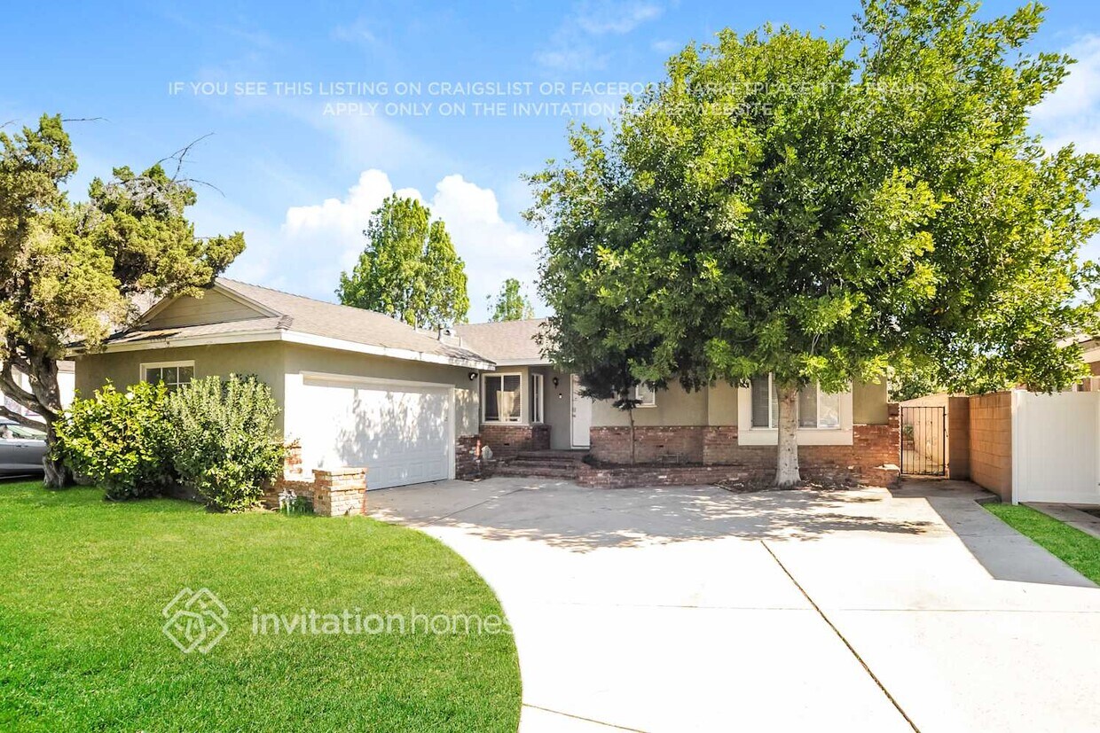 Primary Photo - 10944 Haskell Ave
