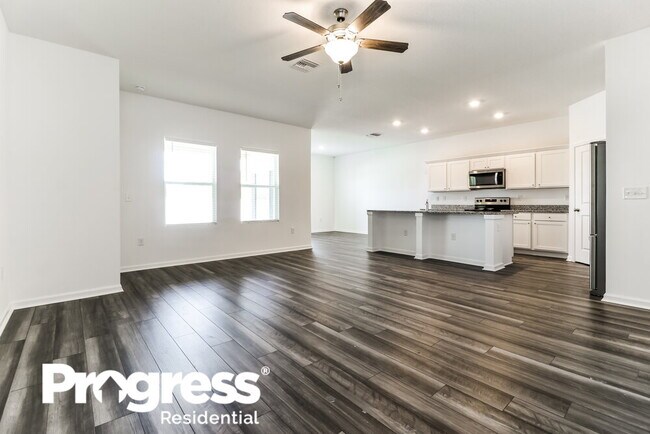 Foto del edificio - 811 Ribbon Grass Lp