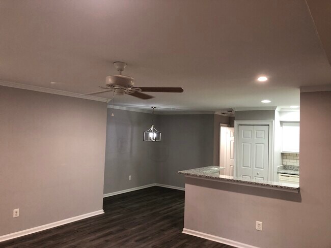 Building Photo - 15 Wingate Ct