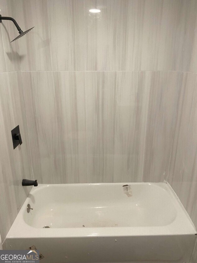 Foto del edificio - 348 Hortman Ave