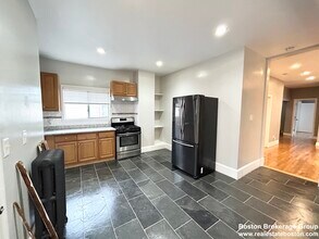 Building Photo - 14 Batchelder St