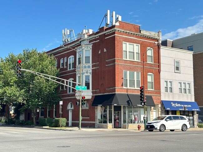 Foto del edificio - 3532 N Ashland Ave