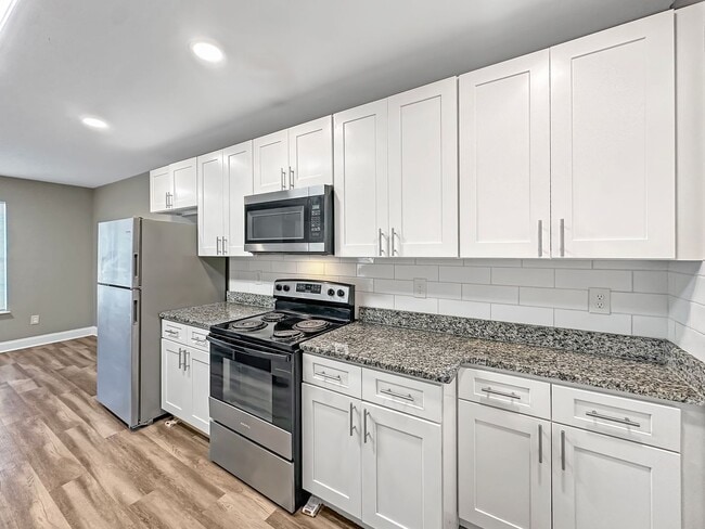 Building Photo - Newer construction-3 bedroom, 2 bath!