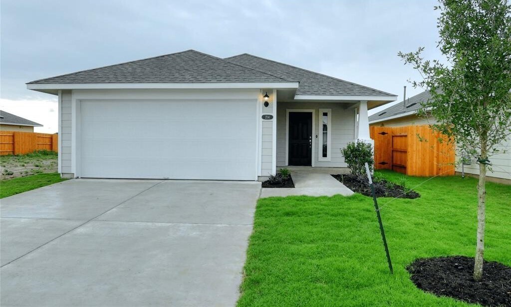 Foto principal - 214 Trailside Ln