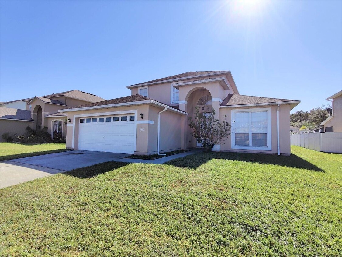 Beautiful TwoStory 3 Bed 2.5 Bath with House Rental in