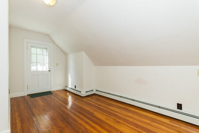 Building Photo - 48 Harvard St