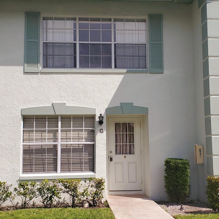 3714 Savoy Ln, West Palm Beach, FL 33417 Townhome Rentals in West