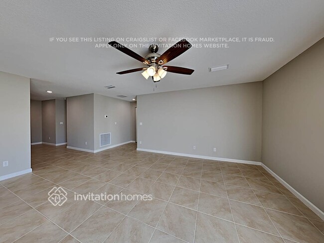 Foto del edificio - 244 SW Aubudon Ave