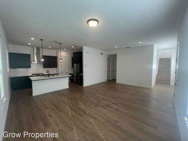 Building Photo - 4 br, 3 bath House - 3299 Ronald Regan Street