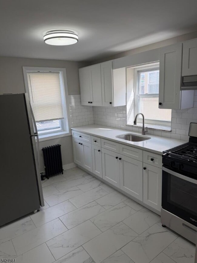 Building Photo - 305 Millburn Ave