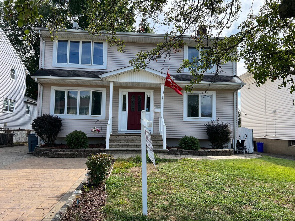 Foto principal - 298 Nedellec Dr