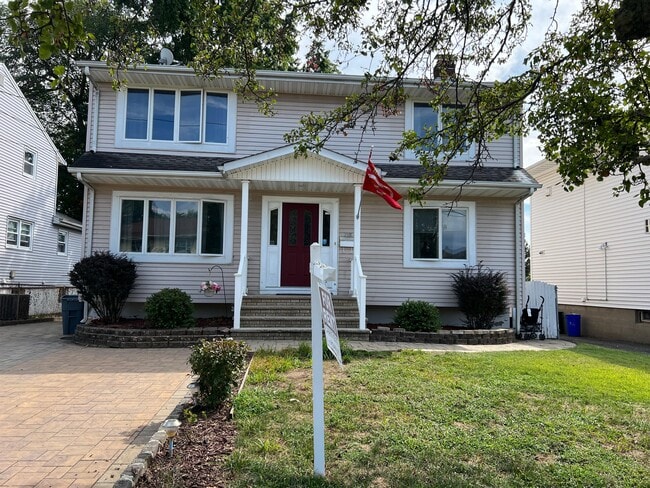 Building Photo - 298 Nedellec Dr