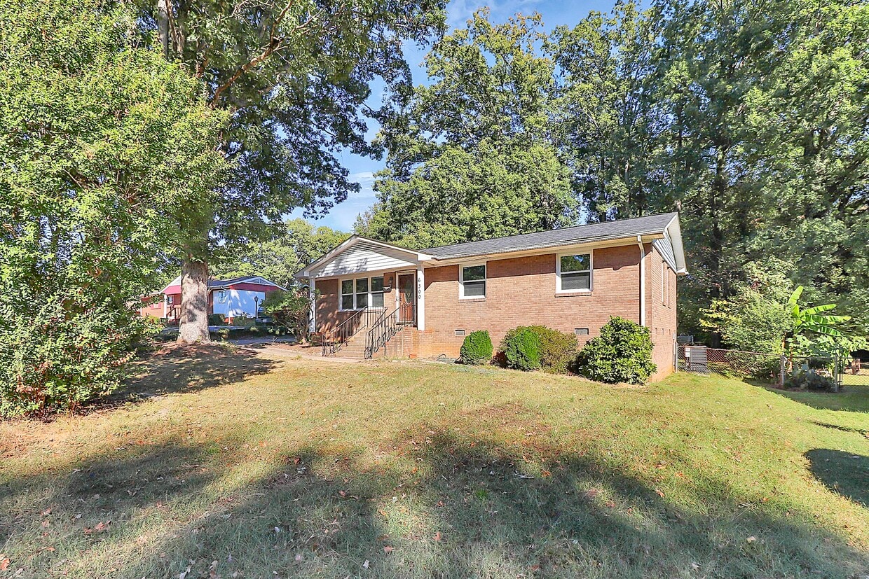 Primary Photo - 6300 Monteith Dr