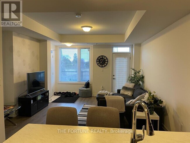 Building Photo - 1555 Kingston Rd