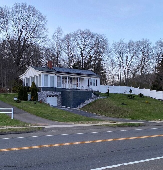 Foto del edificio - 39 Foxon Rd