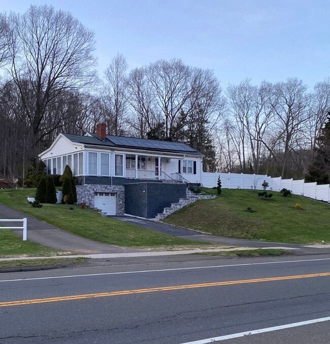 Building Photo - 39 Foxon Rd