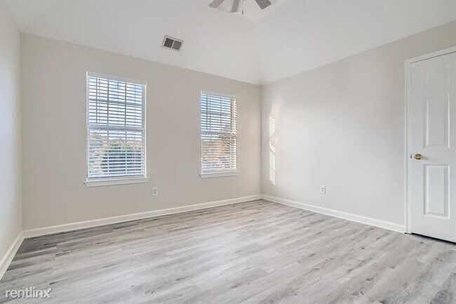 Building Photo - 5 br, 3.5 bath House - 141 Wood Way UNIT
