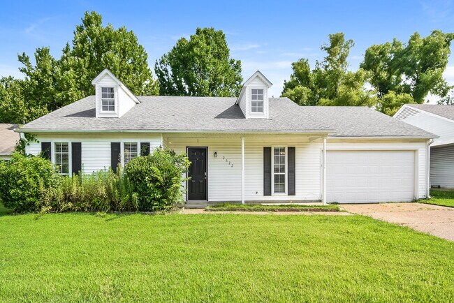 Building Photo - 2622 Waverly Dr