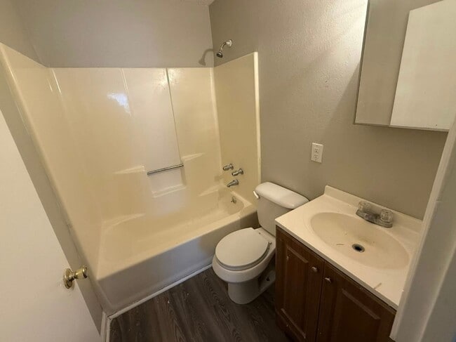 Building Photo - 318 Station Crossing Dr