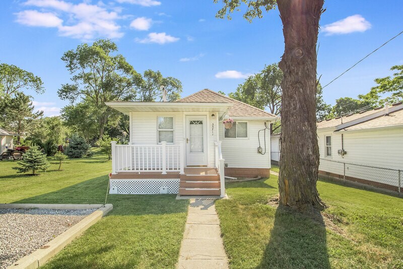 Primary Photo - 35711 Leland St