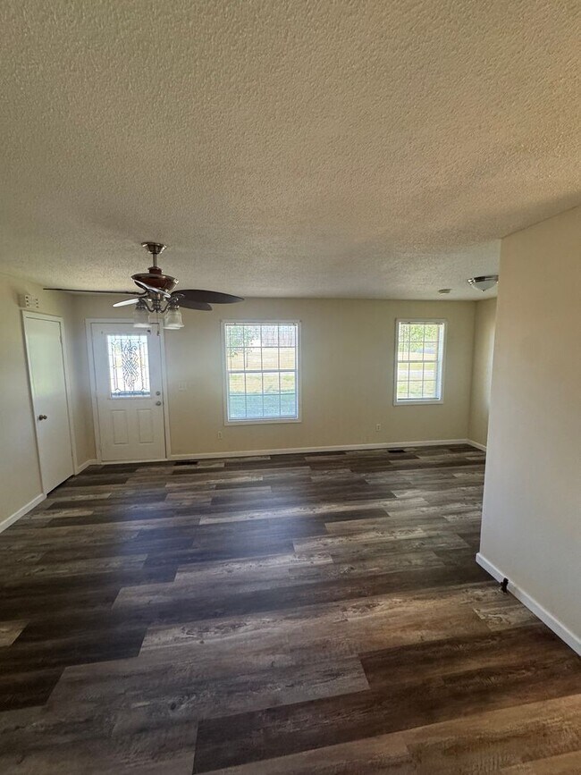 Foto del edificio - 2 BD, 1 BA Cozy Home in Dresden!