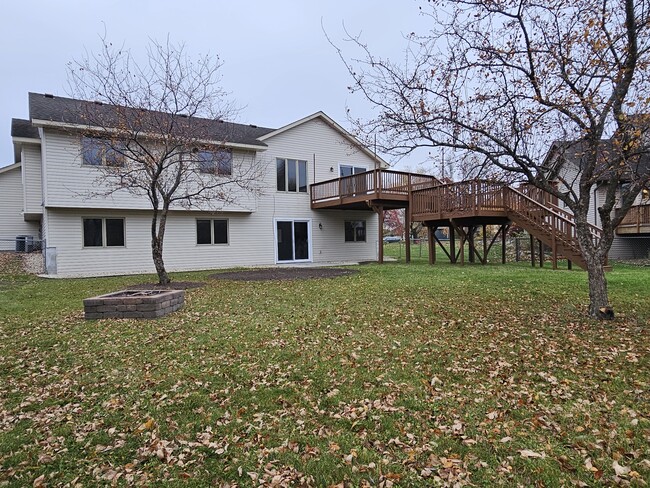 Foto del edificio - 10283 Karston Ave NE