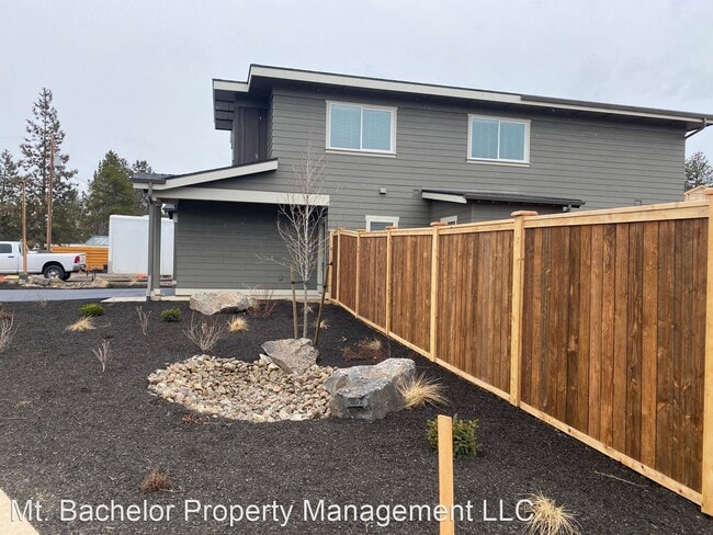 Building Photo - 3 br, 2.5 bath House - 61531 SE Jennifer L...