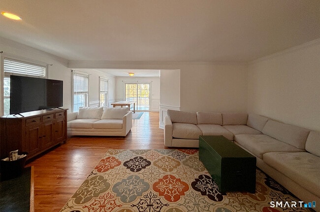 Foto del edificio - 379 S Pine Creek Rd