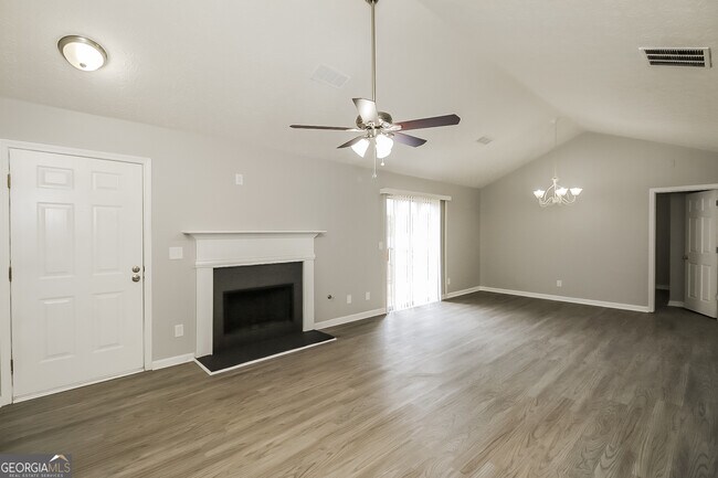 Building Photo - 358 Autumn Lake Dr