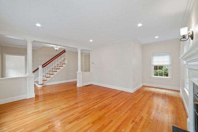 Building Photo - 15 Edgemoor Cir