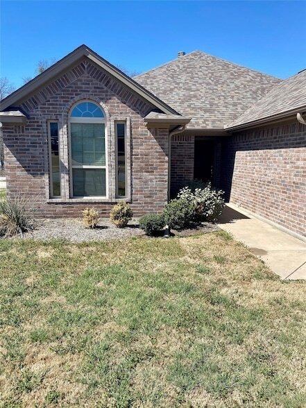 Building Photo - 740 Westgate Dr