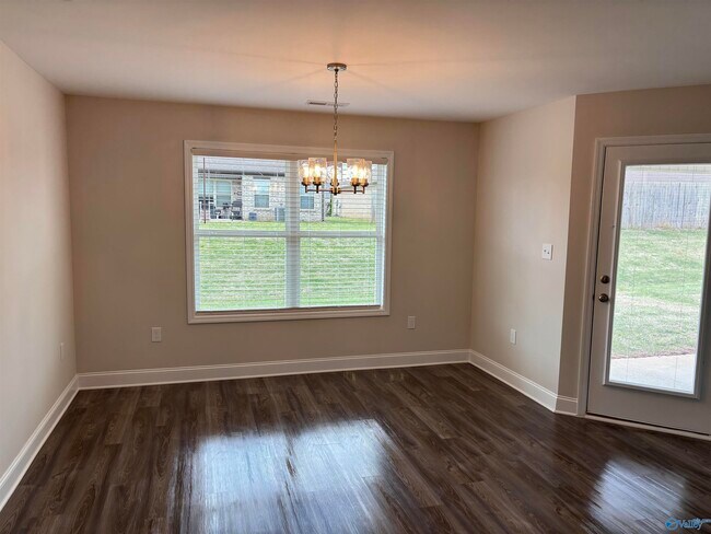Building Photo - 226 Irish Hl Dr