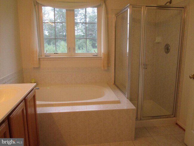 Building Photo - 5809 Whiterose Way