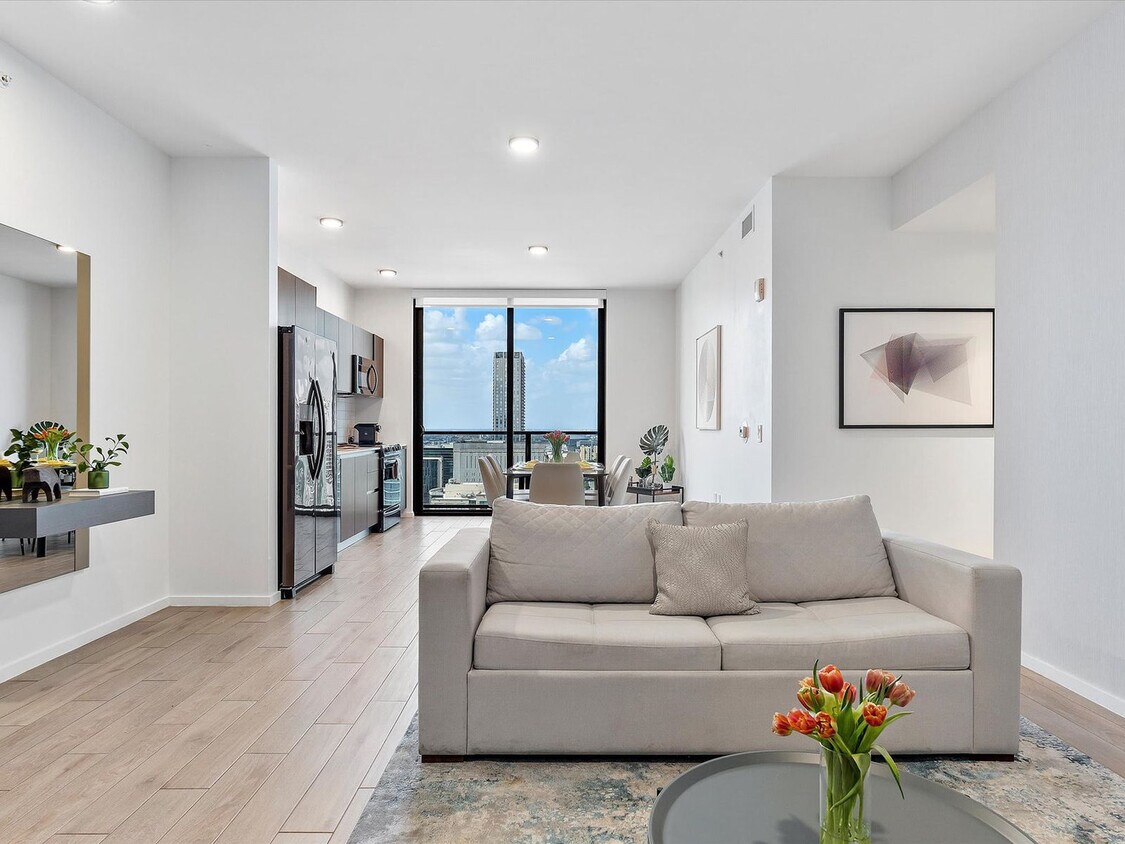 Foto principal - 398 NE 5th St